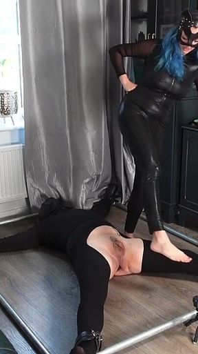 Ballbusting the Worm
