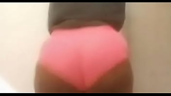 Huge booty bbw learning to twerk in panties