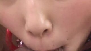 Koyuki Matsumoto fa cosplay di un&#39;infermiera sexy che si siede sulla faccia e succhia un cazzo