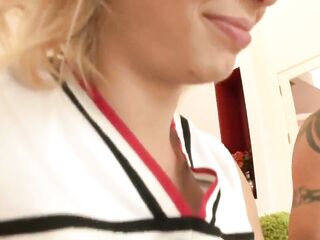 Young cheerleader gets banged by coach