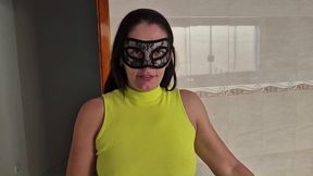 mae descobre o que o filho faz com as calcinhas dela e e flagrada por ele contando tudo para a amiga!