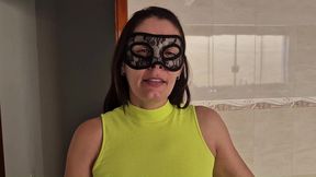 mae descobre o que o filho faz com as calcinhas dela e e flagrada por ele contando tudo para a amiga!