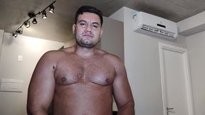 yuri gaucho - urso brasileiro pauzudo e o fetiche pes - urso dotado adoracao pes - urso big dotado solo - gozada e banho do urso