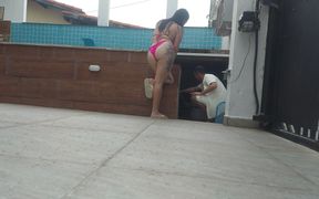 Morena Married Waited for Her Husband to Leave the House to Give Her Pussy to the Swimming Pool