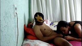 Linda boneca dotada sendo  sarabulhada por pica grande e grossa de garot&atilde_o chupeteiro do centro