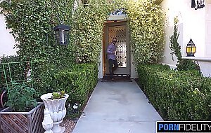 Pornfidelity big tit milf ava addams hosed down and filled up