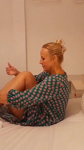 Amateur Blonde Mature Wife Enjoys CFNM Sex