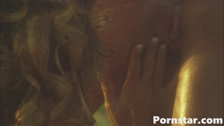 Lauren Phoenix Eats Dominica Leoni’s Pussy And Make Her Cum Hard