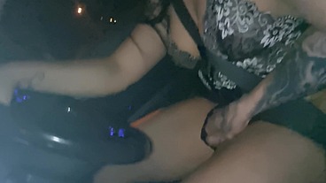 fodendo o cu do no carro