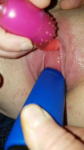 Delfin fickt Katrin bis zum Squirting