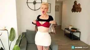 Mature Goddess Bobbi Shay Challenges You To Jack Off With Her Skillful Touch