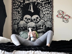 Amateur blonde teen girlfriend toyed and facialized