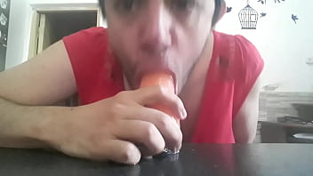 Chupando el juguete de mami 15 (el otro se rompio y yo no fui)