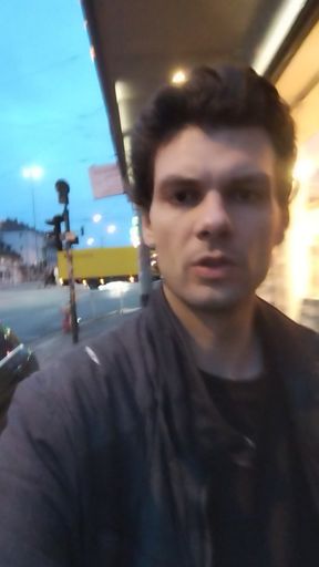 Selfie-Video outside in Essen-Altendorf: 2