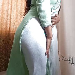 Anamika 24 Cute Pink Pussy