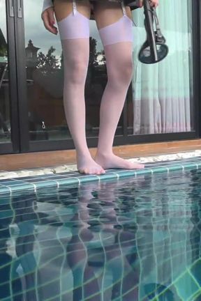 Seamless sex- pool dare