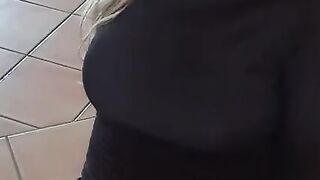 Do you like to pounded o lick your bitch