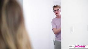 ”I Caught My Stepmommy's Repairman Bang Her!! - Gigi Dior”