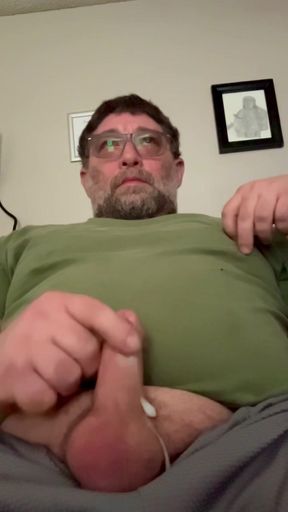 Amateur cuckold Justin jerks his tiny penis.
