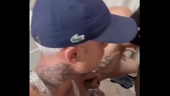 FUDENDO O NAMORADO DO MELHOR AMIGO.