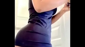 Dominicana de hermosas nalgotas haciendo twerk con Dembow