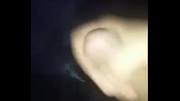 Me masturbo en el ba&ntilde_o