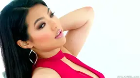 Dirty Slut Asian Nari Parks Gives Amazing Blowjob Before Getting Fucked