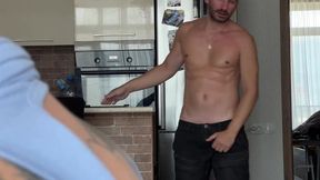 Hunk's Alien Breed Fills 2 Tight Pussies