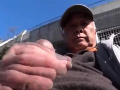 200  grandpa jerk off in puplic