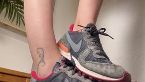 Severe Shoejob in Nike Internationalist Sneakers - Cock Trampling and Crushing in used Nike Sneakers - CBT, Giantess Views, Sneaker fetish - Tramplegirl Leila destroying her slaves cock - huge cumsqueezing - HD