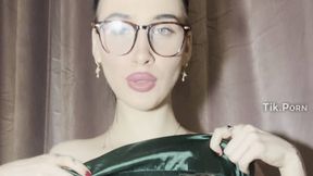 Video uploaded by @emmafree @Bouncing Boobs and #Natural Big Tits #Nude #Solo #Glasses Porn porn sexy gratis | Tik.Porn