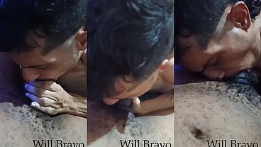 Preto com a piroca grande e grossa me sufocou na mamada até me dar leite na boca