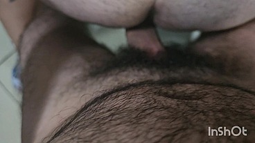 Metendo no cara tatuado.