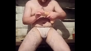Gay spread his chubby legs to get a good fuck of his fat ass! A huge cock made his white ass gape!
