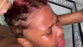 mi hermanastro me observa ba&ntilde_andome asi que yo lo seduzco para que me folle bien duro