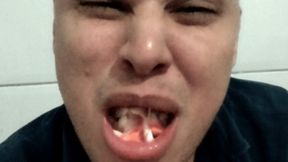 Giant eats the gummy teeth of his enemies and makes silly scary faces