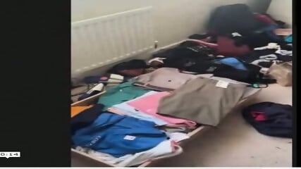 Mark Waite jerks off in front of the cam in the guy's bedroom