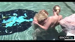 Retro pool fuck gold chains Andi fucks his beach kitties
