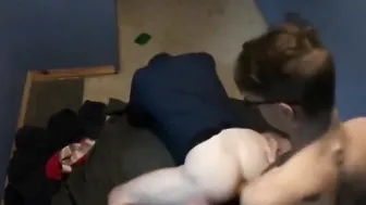 Amateur muscle twink takes a big bareback cock in bar hookup