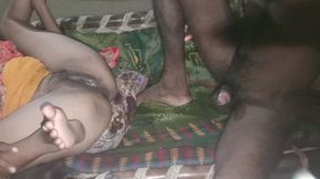Ek garib ka desi bhabhi paisa ke liye gand chodai first time sex indian