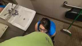Teen 18+ Employee Sneaks Steamy Lunch Break Quickie at Work