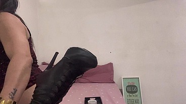 Negão 23 cm me rasgou inteira metendo forte