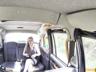 This babe fingered my arse and made me cum uncontrollably - Fake Taxi