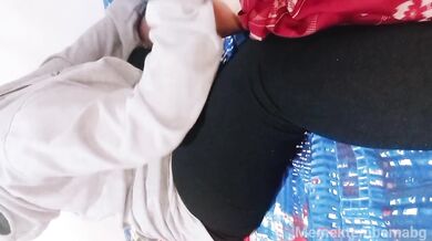 Cewek hijab mijit sambil nyepong