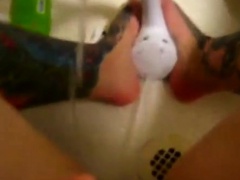 Emo showerhead orgasm