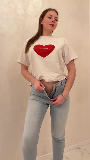 Cute onlyfan teen shows off her solo performance