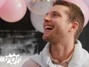 TWINKPOP - Benjamin Blue Convinces His Straight Friend That's It's Better To Eat A Cock Than A Pussy