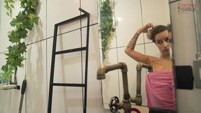 manha divertida com a loirinha jenifer lol e seu novo plug anal acaba em sexo anal