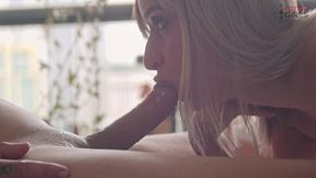 manha divertida com a loirinha jenifer lol e seu novo plug anal acaba em sexo anal