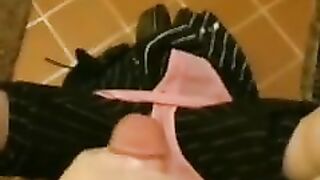 TRANSSEXUAL gets Mischievous on Wc, Spunks in Drown